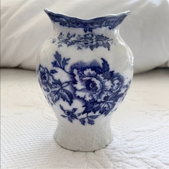 Antique Accents Antique Blue White Decorative Vase Jar Semi
